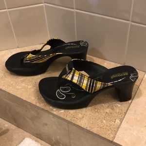 Fun Aerosoft sandals! BRAND NEW!